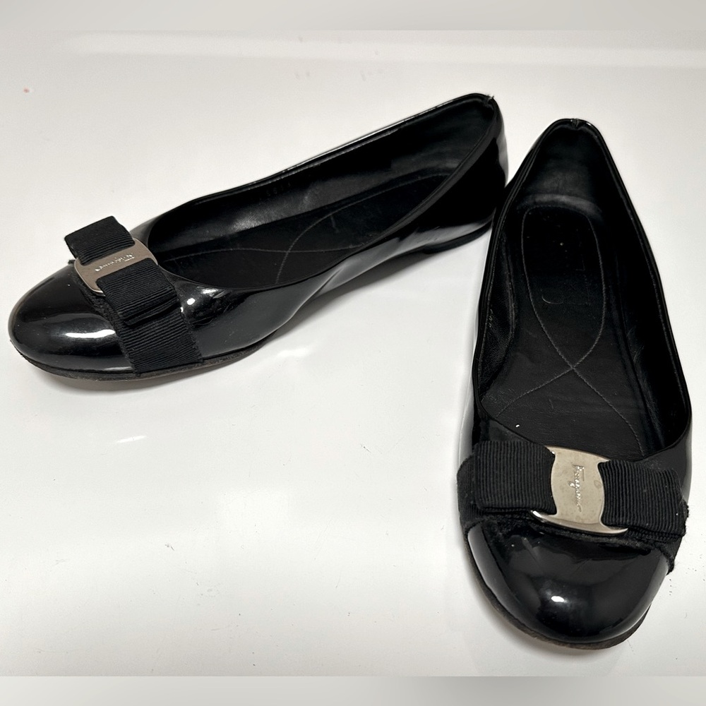 Salvatore Ferragamo Varina Leather Flat